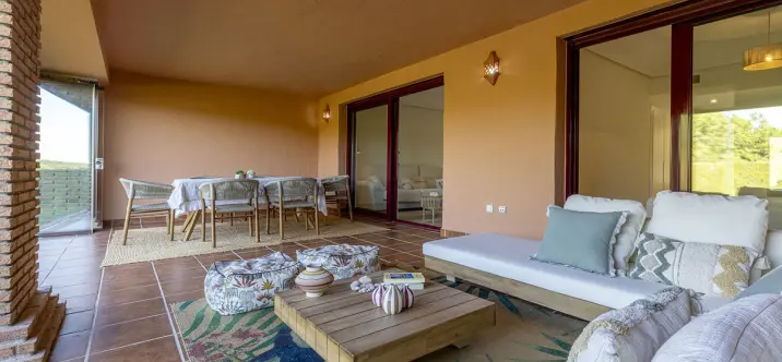 Продажа апартаментов на первом этаже в Casares 1