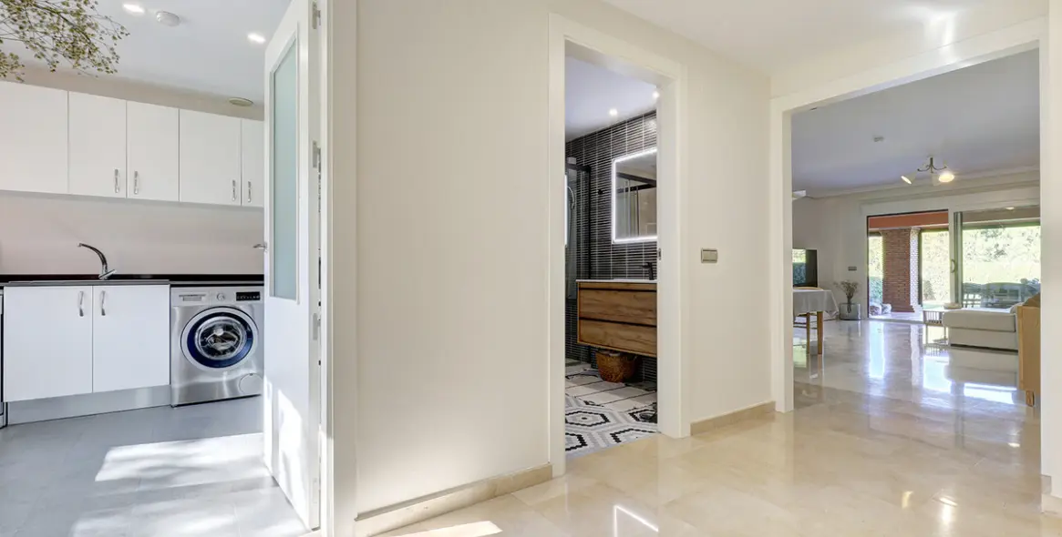Продажа апартаментов на первом этаже в Casares 41