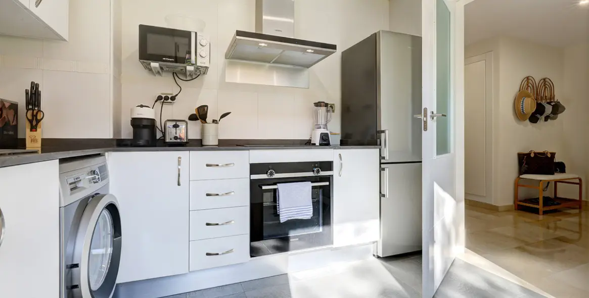Продажа апартаментов на первом этаже в Casares 42