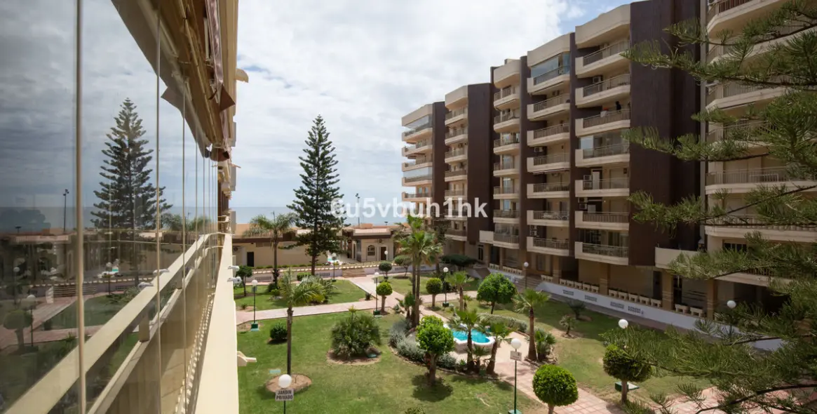 Sale of ground floor apartment in Fuengirola Puerto 1