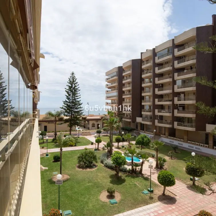 Sale of ground floor apartment in Fuengirola Puerto
