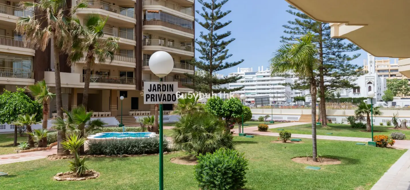 Sale of ground floor apartment in Fuengirola Puerto 2