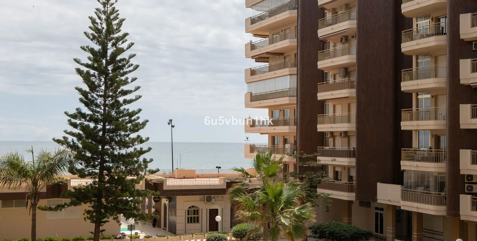 Sale of ground floor apartment in Fuengirola Puerto 6