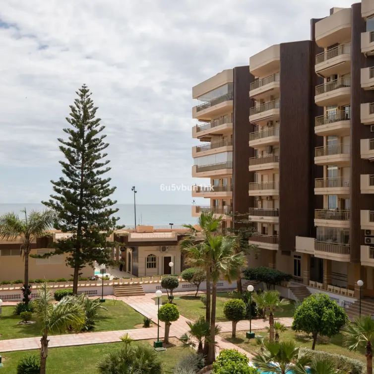Sale of ground floor apartment in Fuengirola Puerto