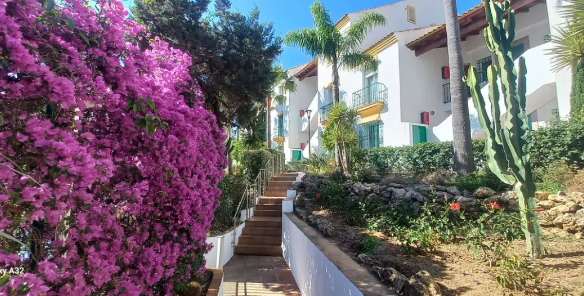 Sale of penthouse duplex in Marbesa 3