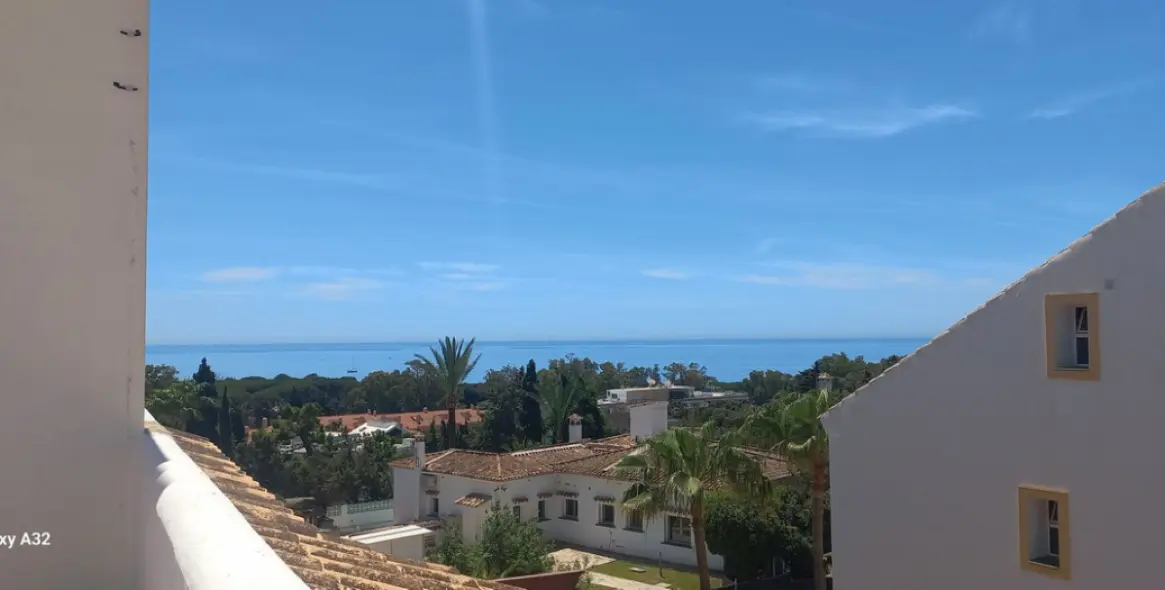 Sale of penthouse duplex in Marbesa 7