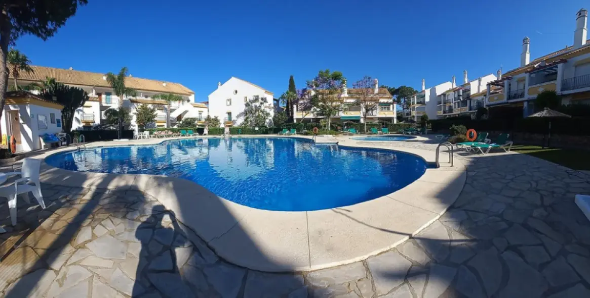 Sale of penthouse duplex in Marbesa 8