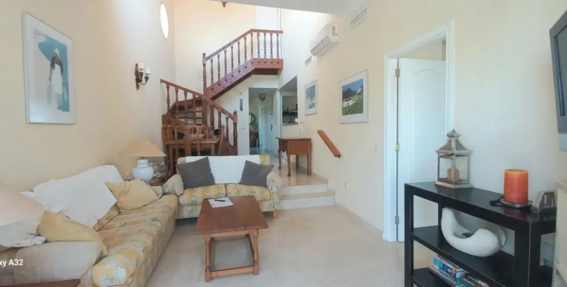 Sale of penthouse duplex in Marbesa 14