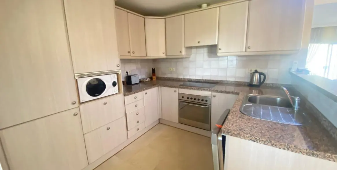 Sale of penthouse duplex in Marbesa 18