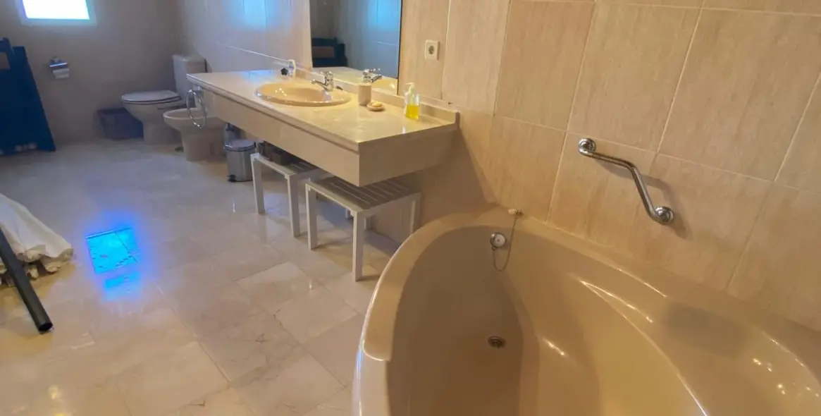Sale of penthouse duplex in Marbesa 21