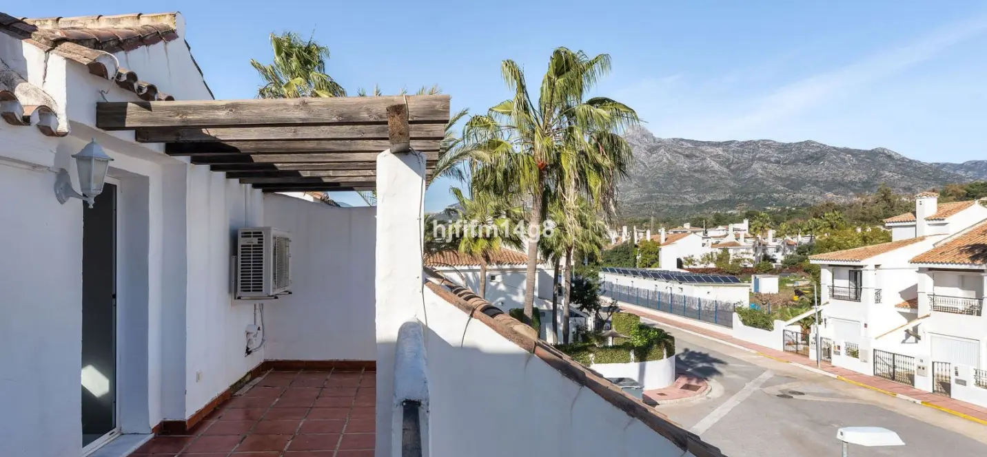 Продажа таунхауса в Nueva Andalucía 3