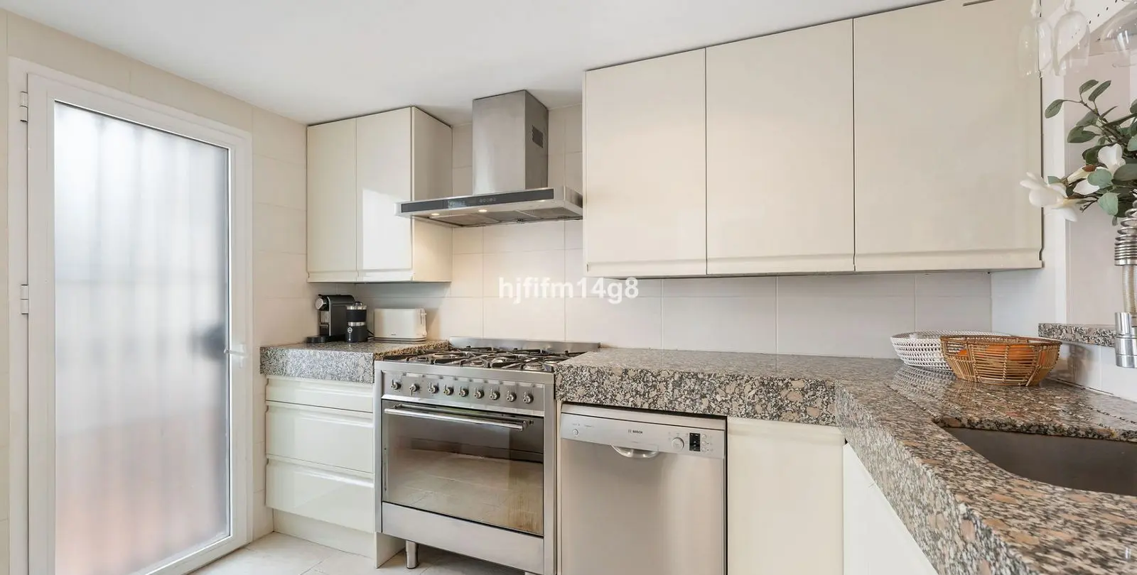 Sale of townhouse in Nueva Andalucía 10