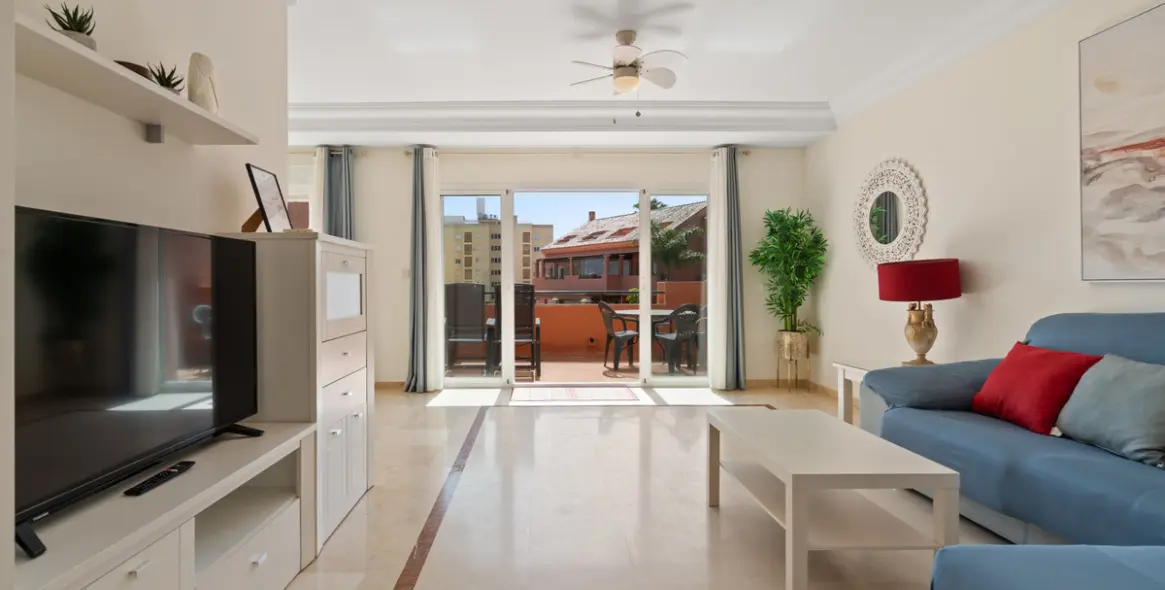 Sale of penthouse duplex in Estepona 4