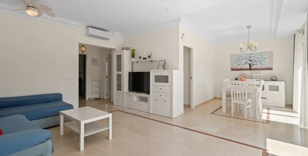 Sale of penthouse duplex in Estepona 9