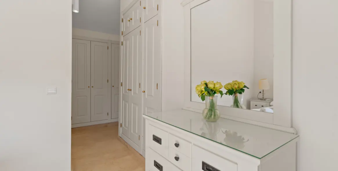 Sale of penthouse duplex in Estepona 13