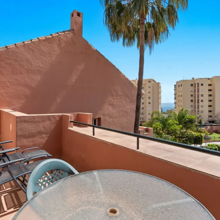 Sale of penthouse duplex in Estepona