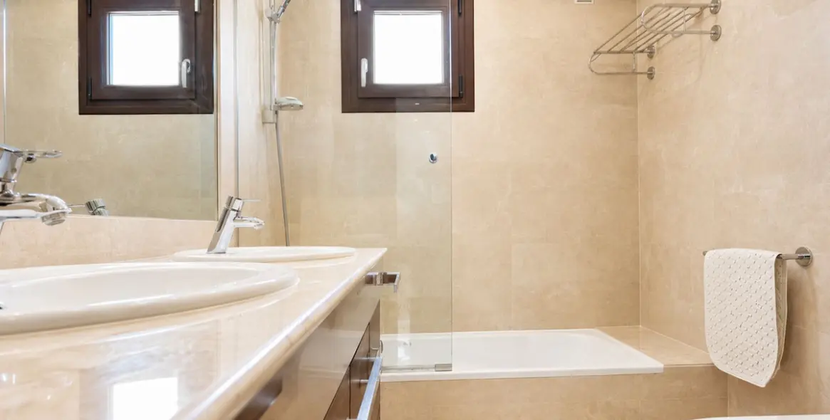Sale of townhouse in Los Arqueros 29