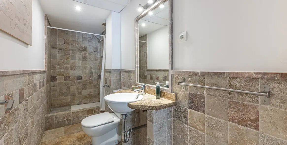 Sale of ground floor apartment in The Golden Mile 17