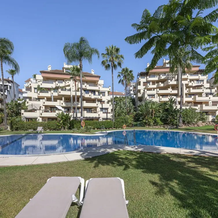 Venta de apartamento en planta baja en The Golden Mile