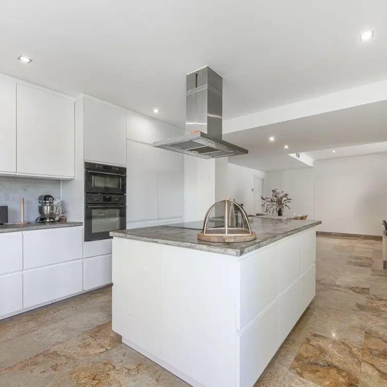 Venta de apartamento en planta baja en The Golden Mile