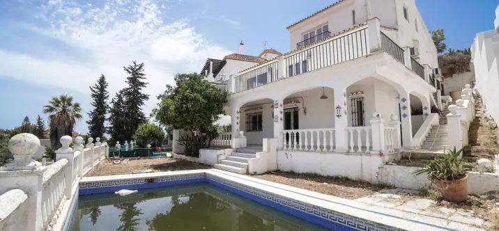 Venta de villa independiente en Nueva Andalucía 0