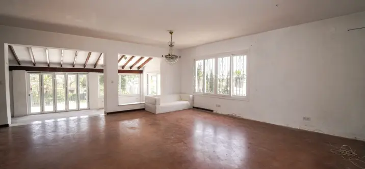 Venta de villa independiente en Nueva Andalucía 3