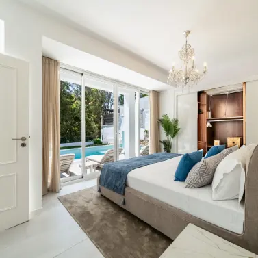 Venta de villa independiente en Las Brisas