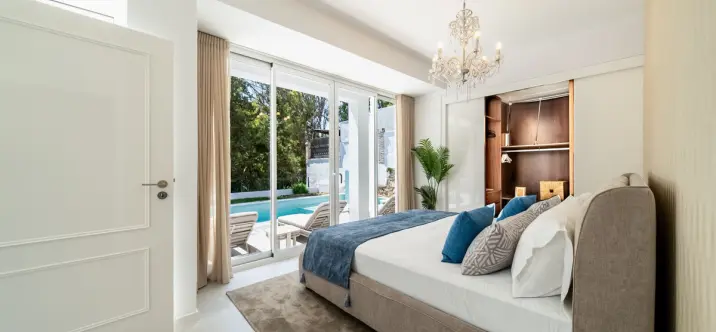 Venta de villa independiente en Las Brisas 1