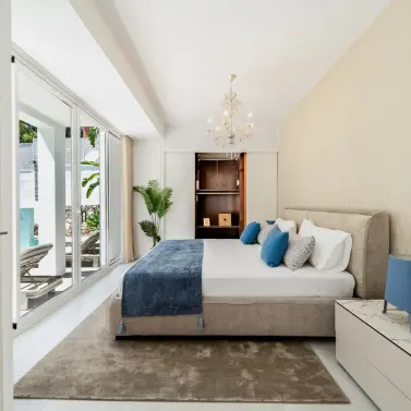 Venta de villa independiente en Las Brisas