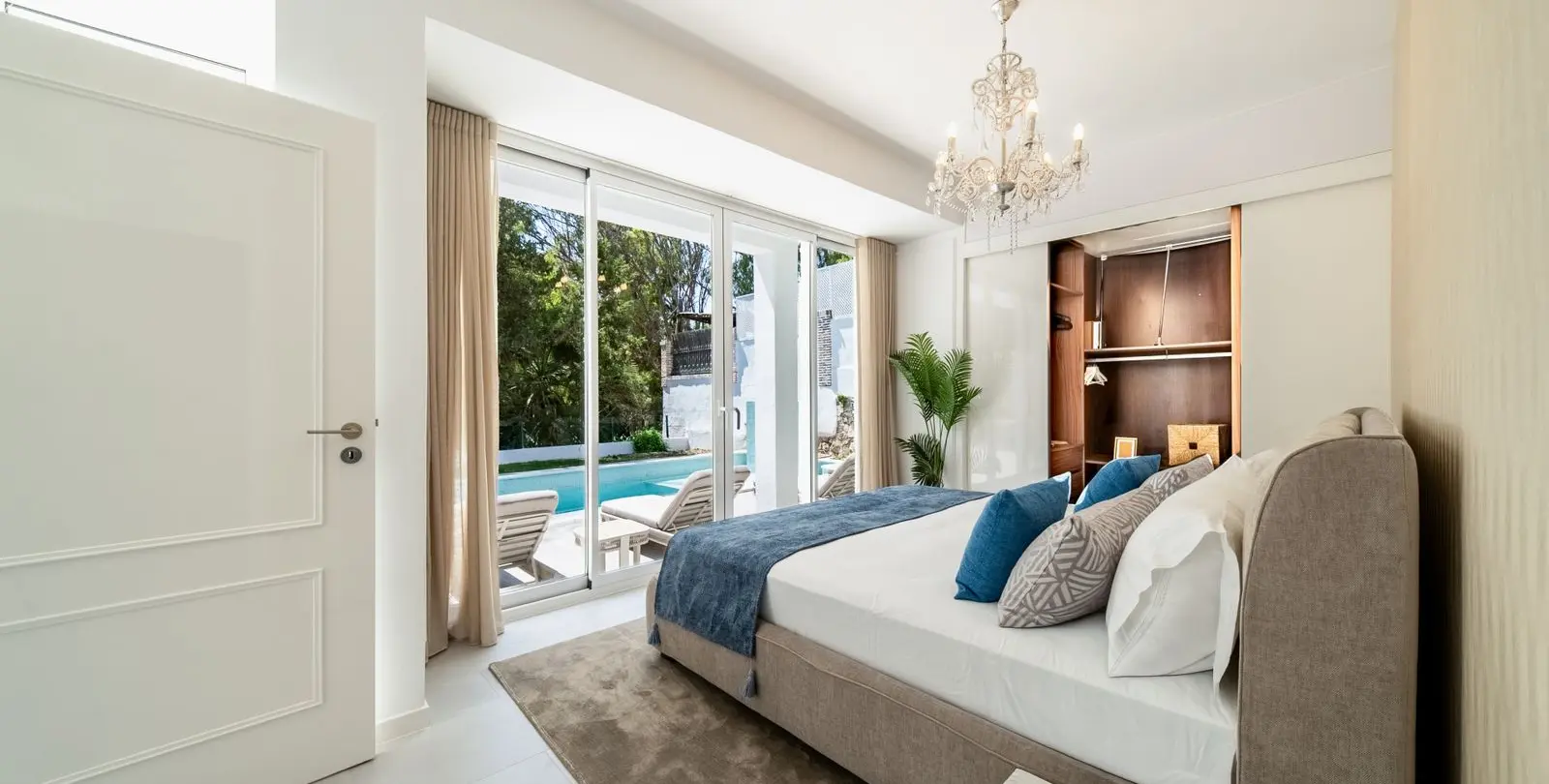 Venta de villa independiente en Nueva Andalucía 2