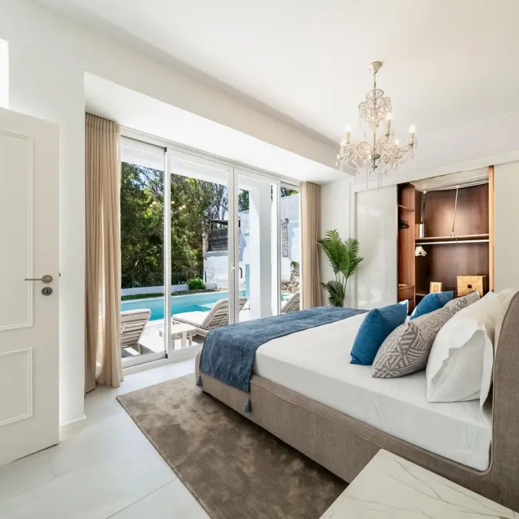Sale of detached villa in Nueva Andalucía