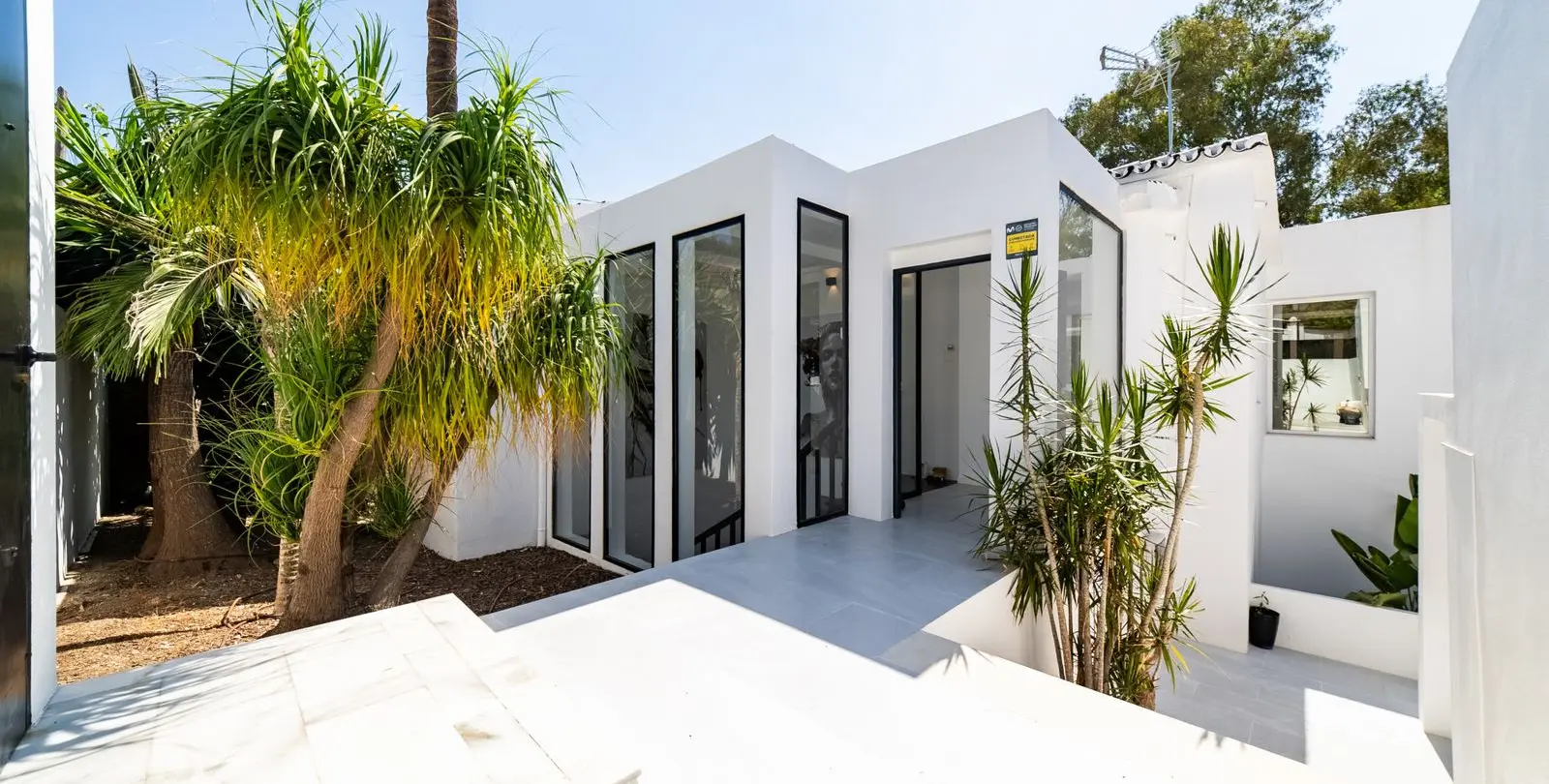 Venta de villa independiente en Nueva Andalucía 4