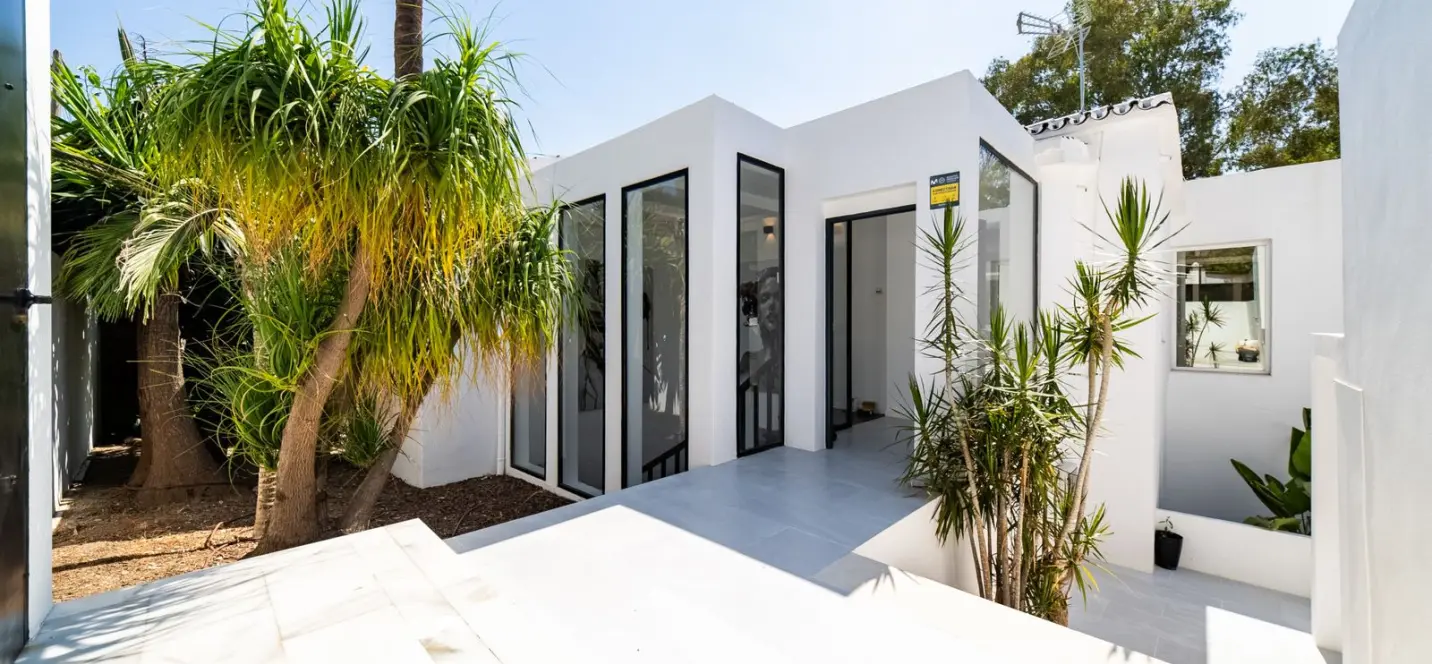 Sale of detached villa in Nueva Andalucía 3
