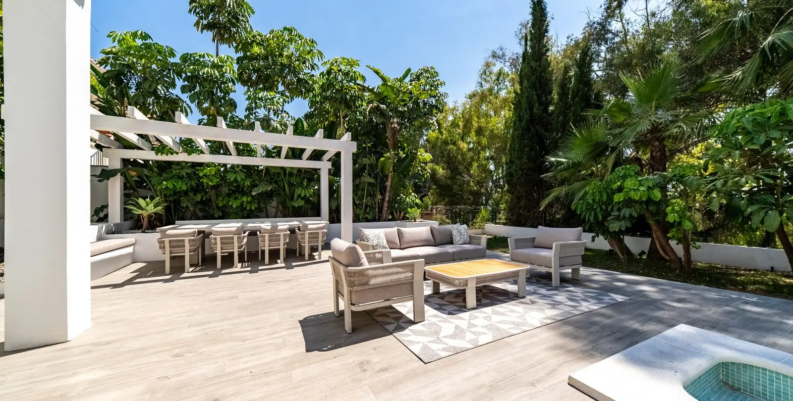 Venta de villa independiente en Nueva Andalucía 20
