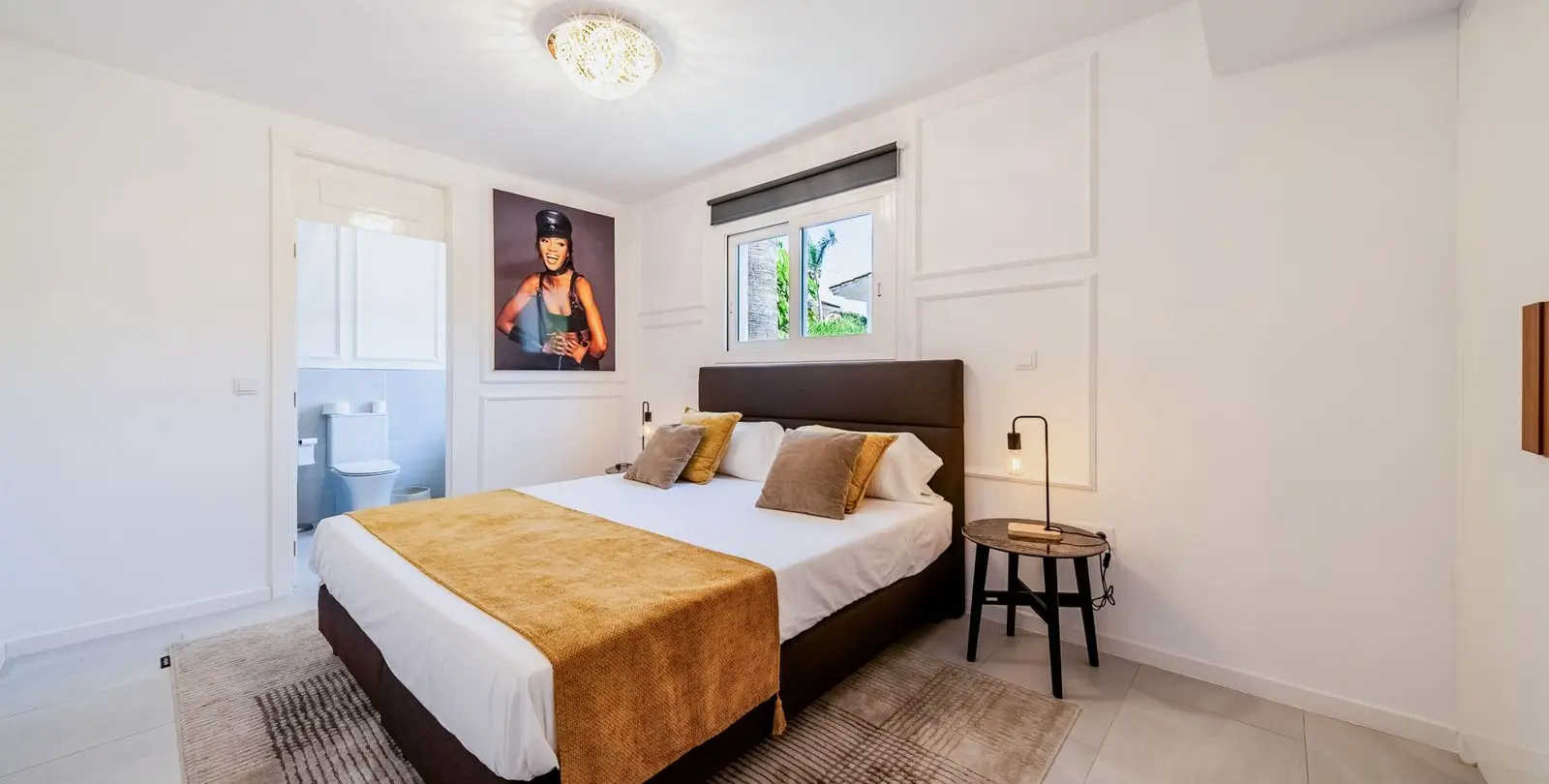 Venta de villa independiente en Nueva Andalucía 28