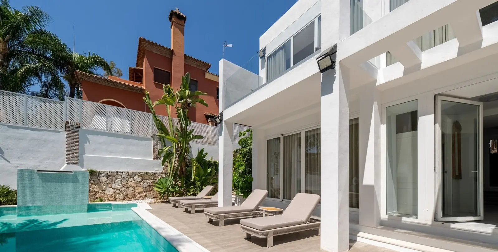 Venta de villa independiente en Nueva Andalucía 39