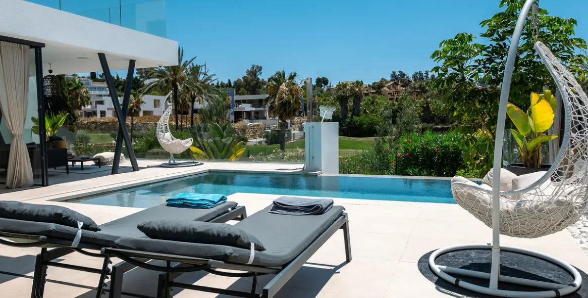 Long-term rent of detached villa in Atalaya 1