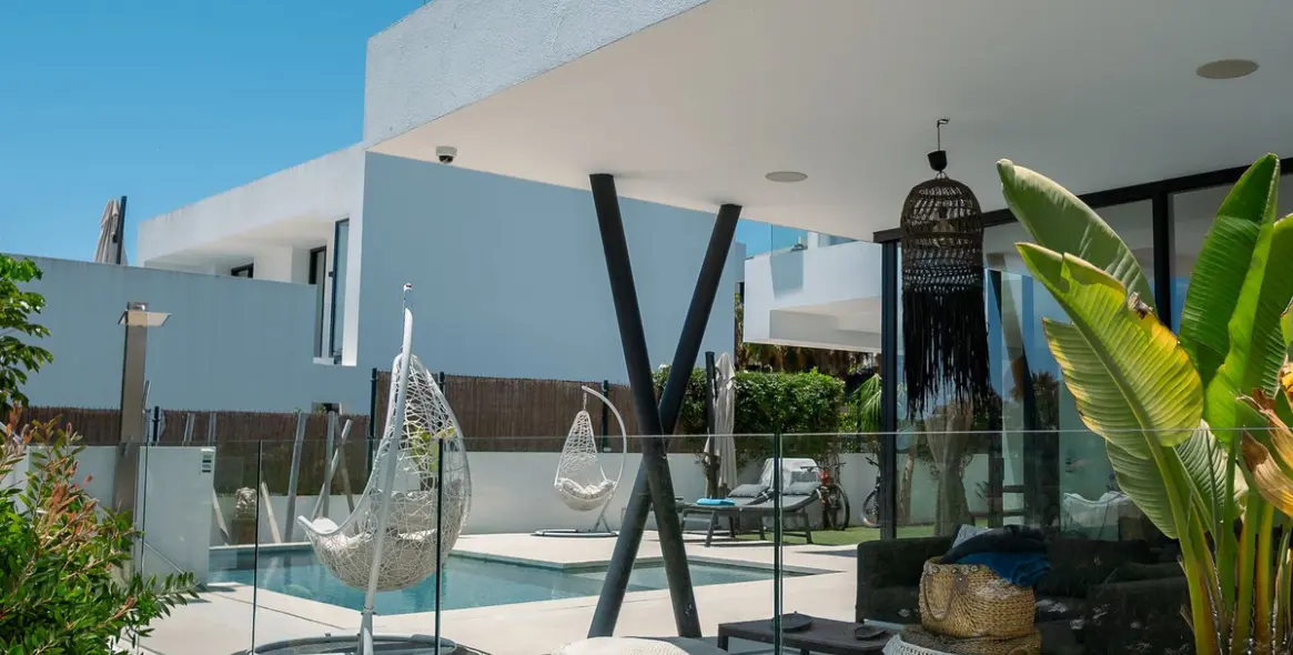 Long-term rent of detached villa in Atalaya 2