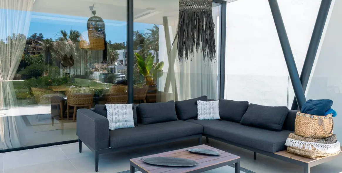Long-term rent of detached villa in Atalaya 10