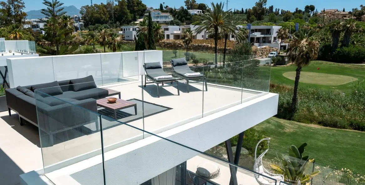 Long-term rent of detached villa in Atalaya 16