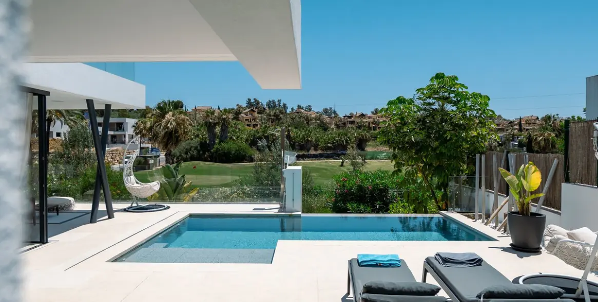 Long-term rent of detached villa in Atalaya 53