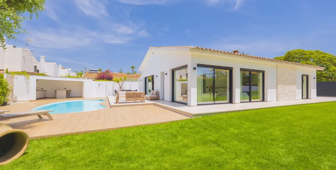 Venta de villa independiente en Atalaya 4