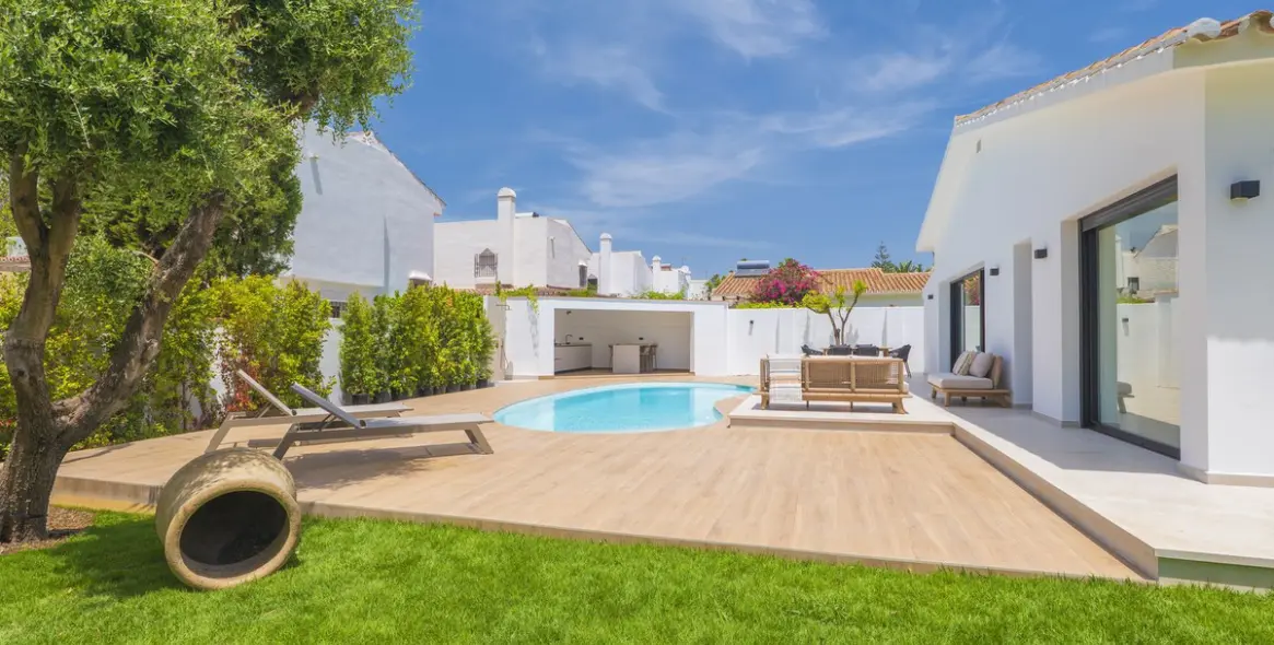 Venta de villa independiente en Atalaya 6