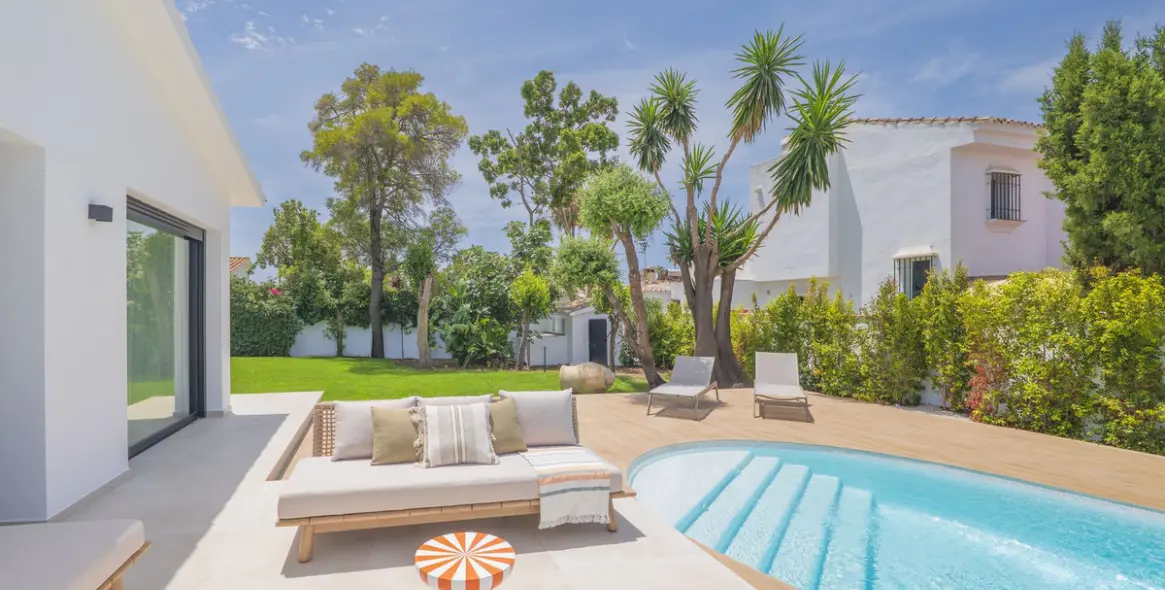 Venta de villa independiente en Atalaya 7