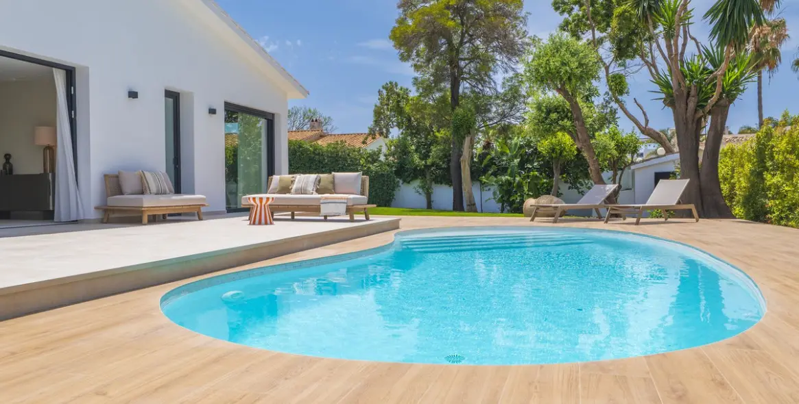 Venta de villa independiente en Atalaya 9