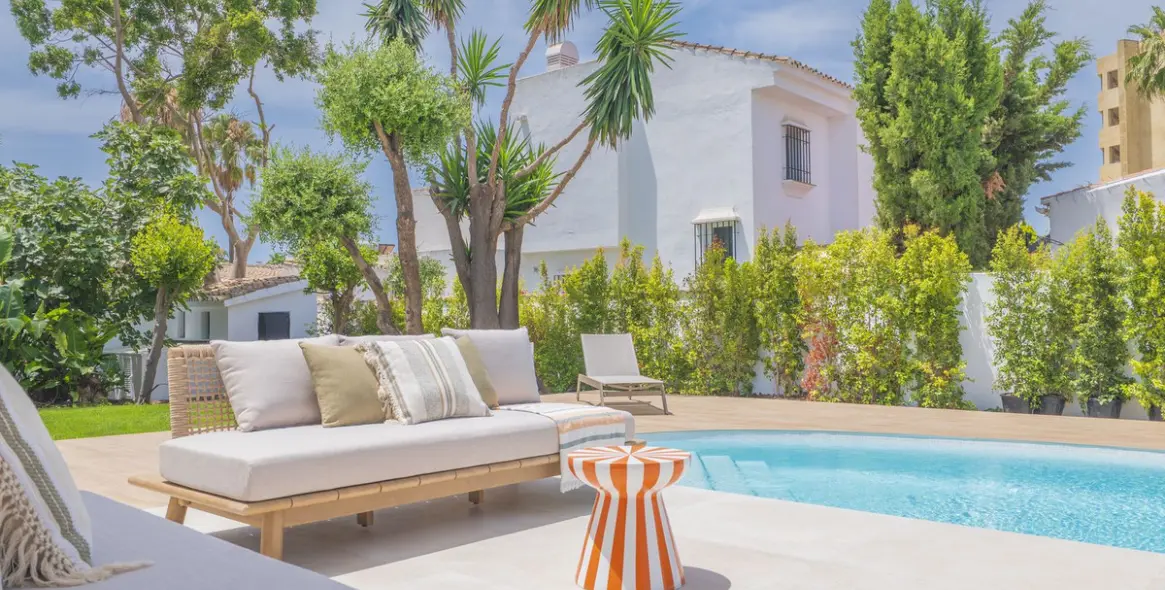 Venta de villa independiente en Atalaya 11