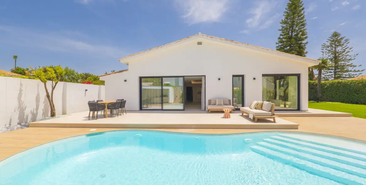 Venta de villa independiente en Atalaya 43