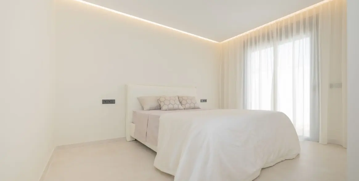 Venta de villa independiente en Atalaya 60