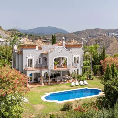 Venta de villa independiente en La Quinta
