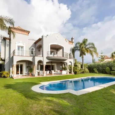 Venta de villa independiente en La Quinta